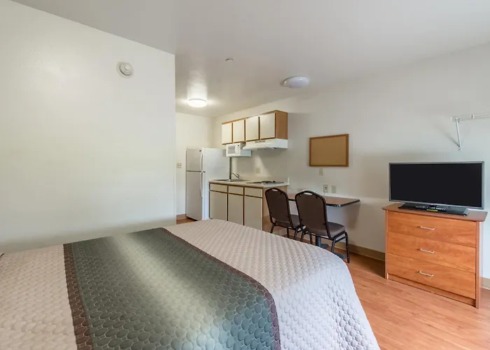 Hometowne By Red Roof Columbus